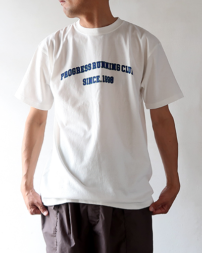 PROGRESS RUNNING CLUB - COLLEGE SHORT SLEEVE Tee - WHITE プログレスランニングクラブ カットソー メール便可