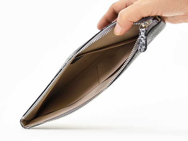 ブラッシュ ポーチ/高屋 アルカン