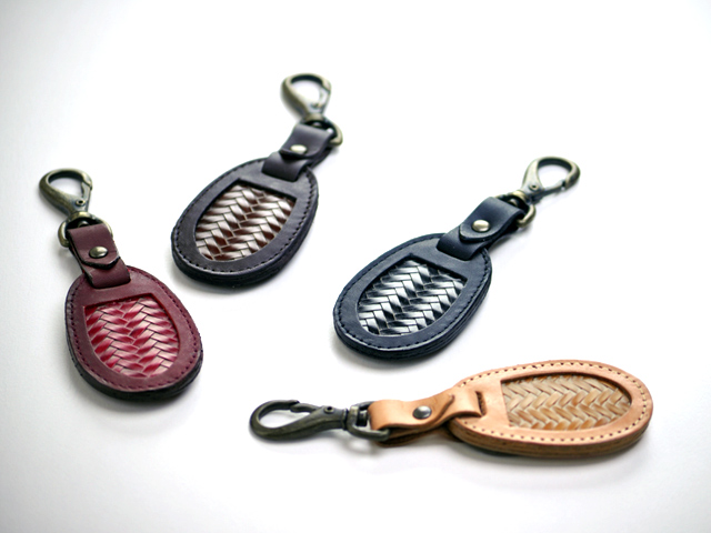 カートメインキーホルダー