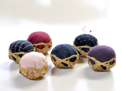 針山、ピンクション、竹かご、四海波、針刺し