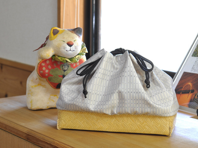 竹籠バッグ日本の工芸職人手作り網代編み長方形巾着正絹紬ほぼ未使用 