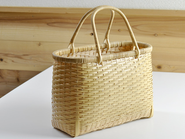 買い物かご-白/竹かご/かごバッグ/バスケットかご/国産/日本製 通販【竹工房オンセ】 竹さ細工の楕形かごバッグ