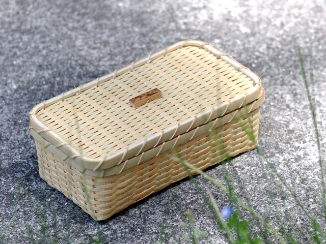 おにぎりかご 白竹 竹かご ランチボックス 弁当箱 竹の弁当箱 竹製品 手作り 日本製 竹製品の通販なら竹工房オンセへ おにぎりかご 白竹 竹かご ランチボックス 弁当箱 竹の弁当箱 竹製品 手作り 日本製 竹製品の通販なら竹工房オンセへ