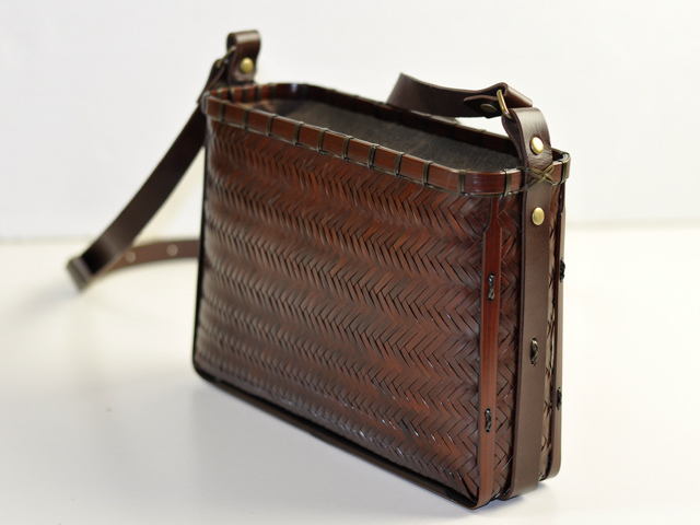 網代編みバッグ ショルダーバッグ/cross body bag/ポシェット/竹かご  