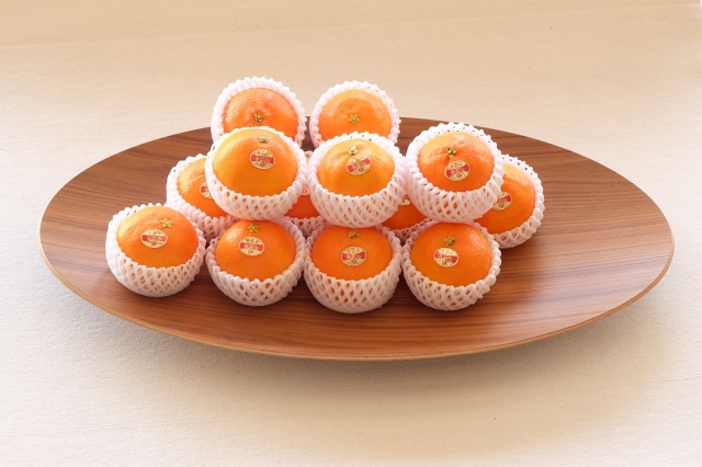 紅まどんな　キャップ詰め