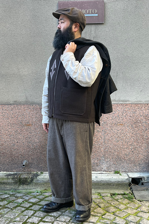 ジップアップベスト