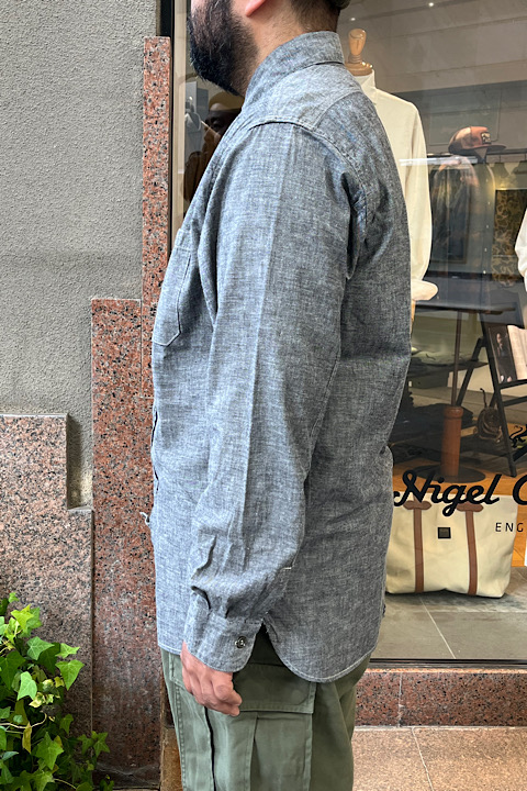 USネイビーシャツ