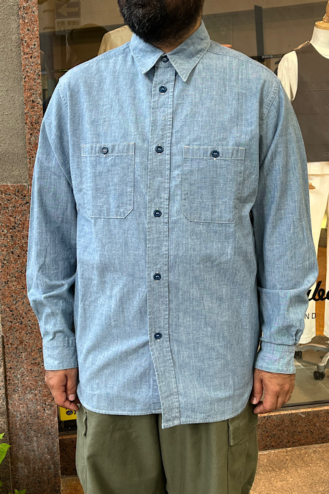 USネイビーシャツ