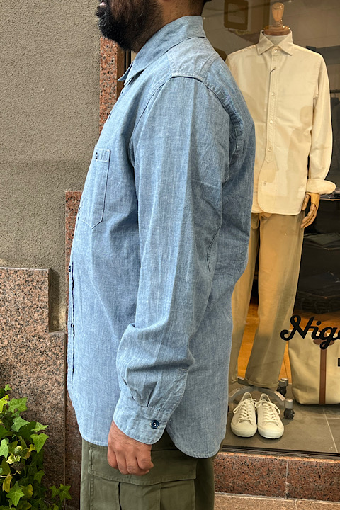 USネイビーシャツ