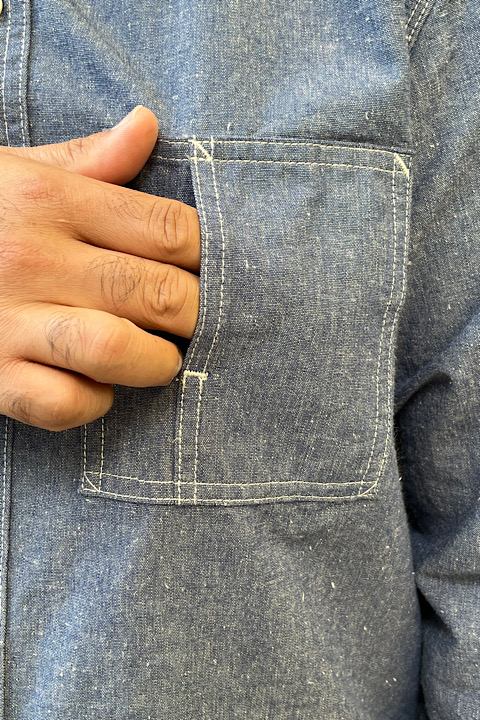 シャンブレーシャツ