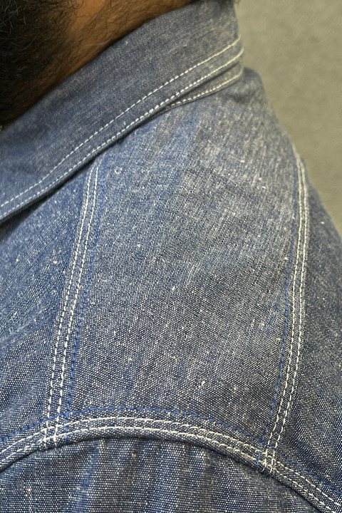 シャンブレーシャツ