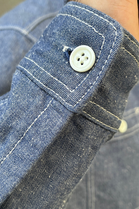 シャンブレーシャツ