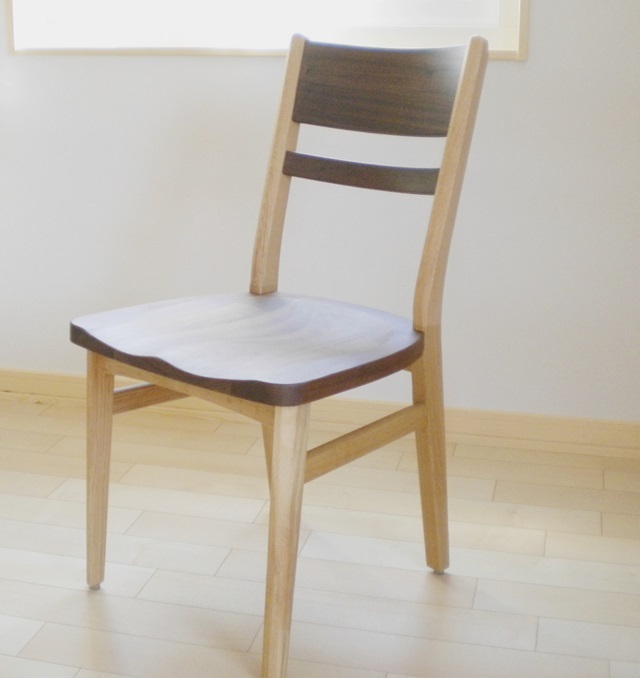【レオちゃん】イバタインテリア　サインチェア　ダイニングチェア　2脚 ibata直営 Sign サイン 板座チェア｜CHAIR｜飛騨の家具/国産家具