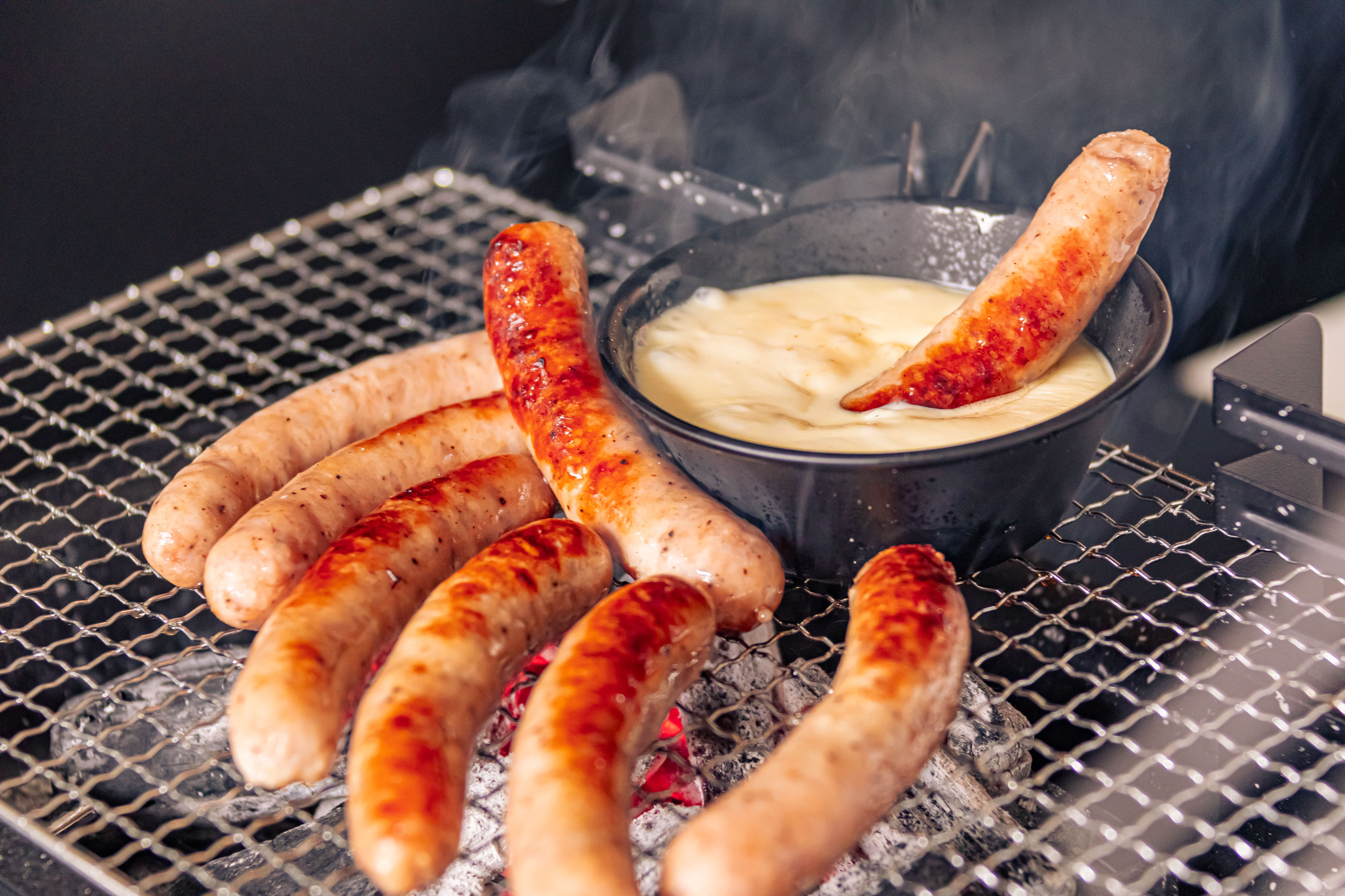 （冷凍）桜山豚生ウインナー2パック（バジル×2）箱入り包装