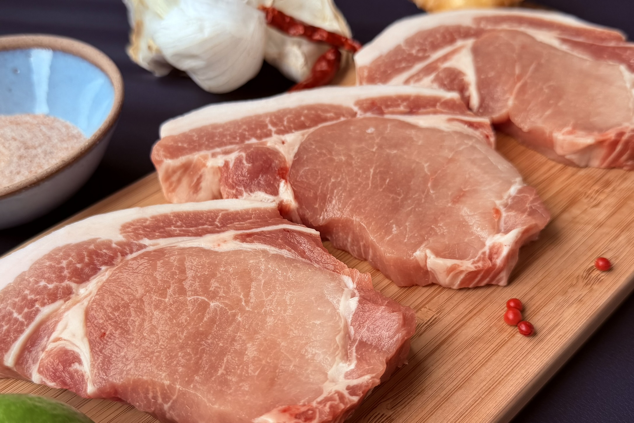 （冷蔵）那須茶色豚（デュロック）厚切りロース肉 箱入り包装