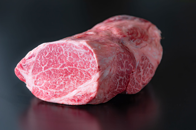 前日光黒毛和牛ヒレ肉 箱入り包装