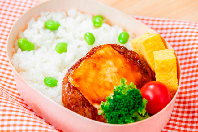 お肉屋さんのハンバーグ（チーズ）