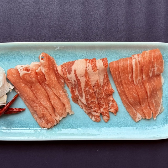 （冷蔵）那須茶色豚しゃぶしゃぶ用3種食べ比べセット( ロース・肩ロース・モモ肉)600g 箱入り包装