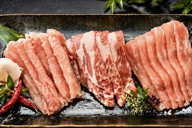 （冷蔵）那須茶色豚（デュロック）しゃぶしゃぶ用3種食べ比べセット( ロース・肩ロース・モモ肉)600g 箱入り包装