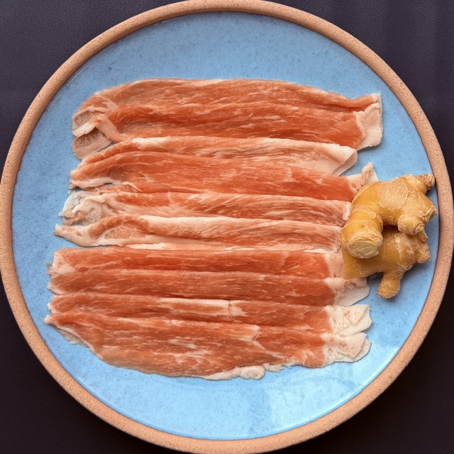 （冷蔵）那須茶色豚モモ肉(しゃぶしゃぶ用)箱入り包装