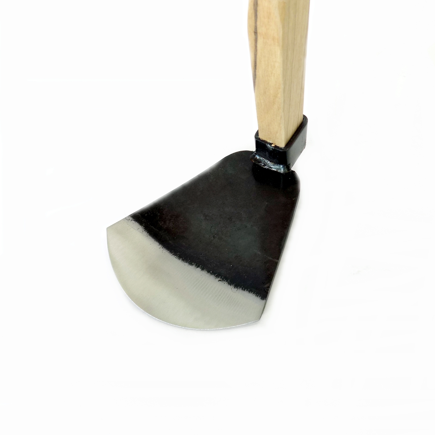 【鋼付トンビ鍬　（坊主型）】刃幅の狭い坊主型　生い茂った雑草も根ごとザクザク掘れる伝統的な土起こし鍬