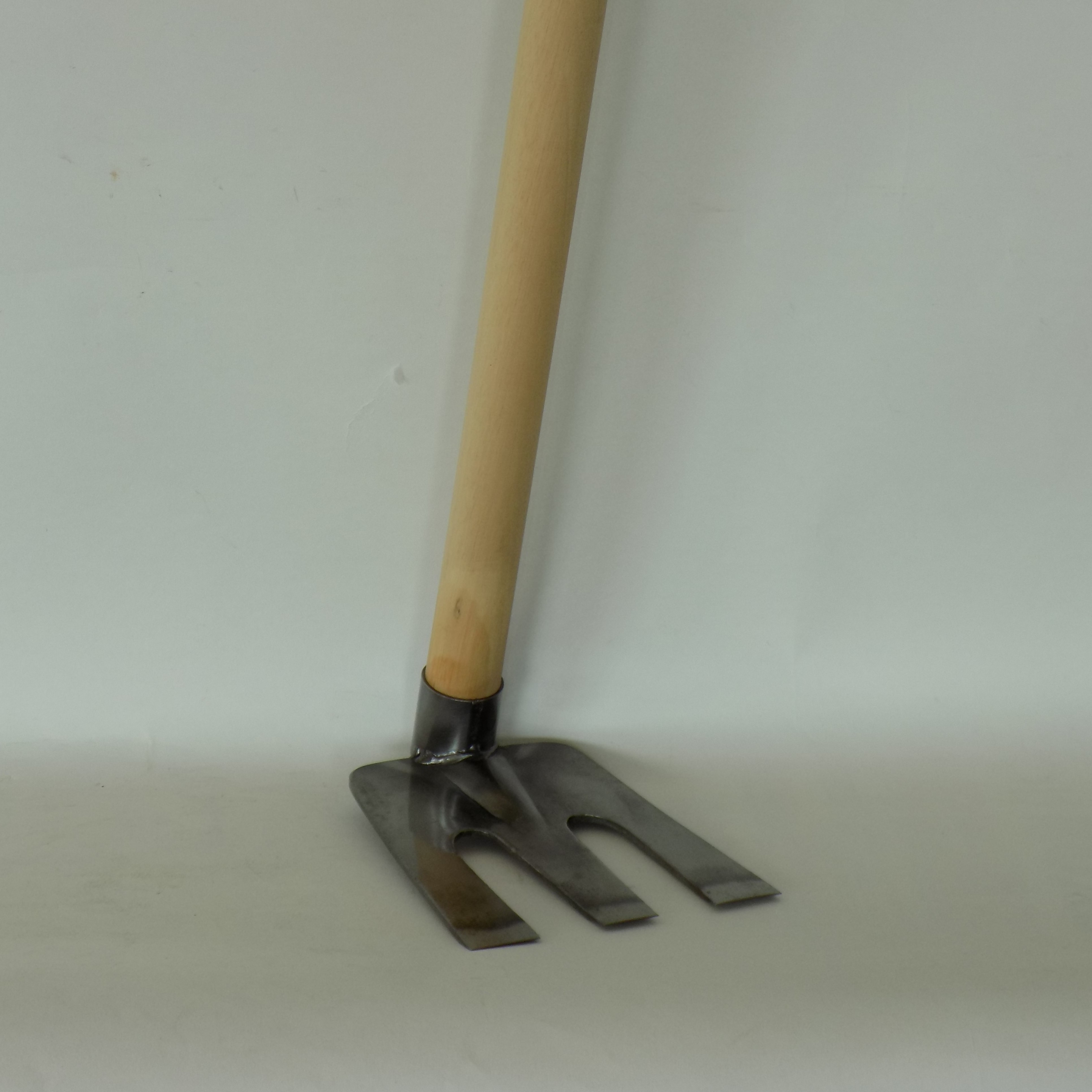 特価品　【オールマイティ備中鍬　ステンレス】平成で人気の家庭菜園用鍬　[11点限り]