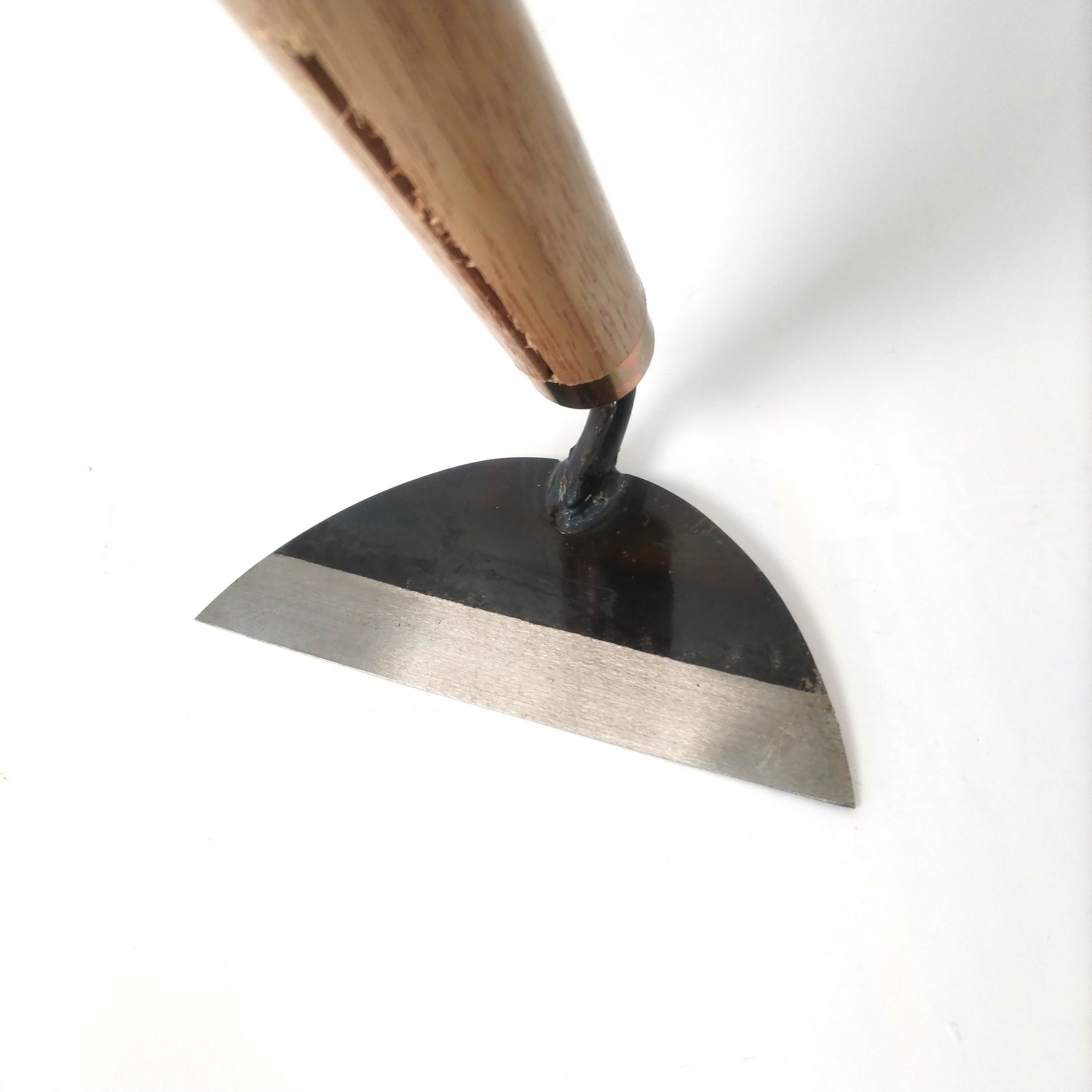 特価品　sennari【櫛形ホー　鋼付150ミリ】伝統的形状の鋼付けの草削り刃巾１５センチ［一点限り］