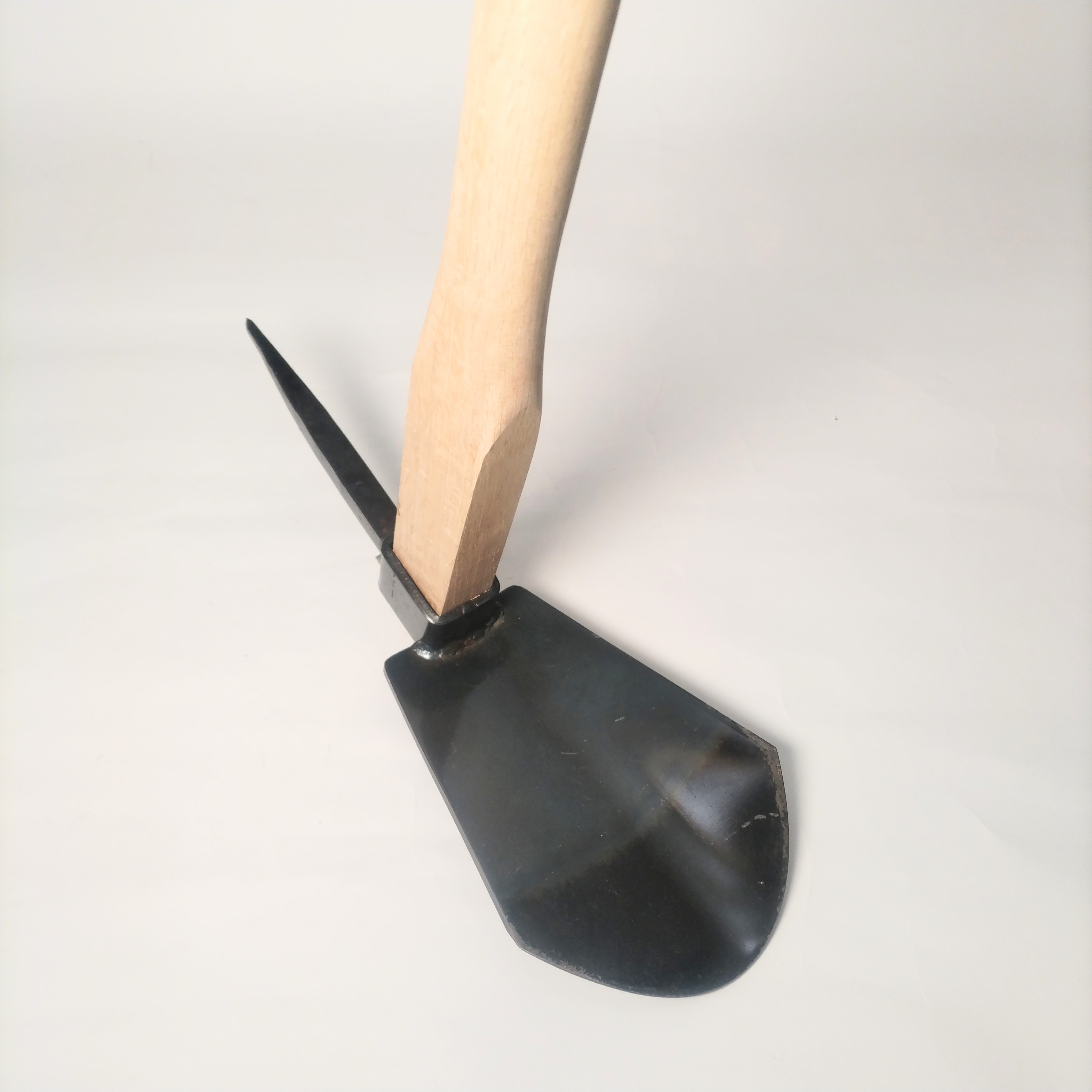 【ツノ付トンビ鍬】ツノが付いた全鋼トンビ鍬
