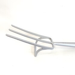 特価品　塗装難あり【デザイン農具｜踏み鋤三本刃】作業が楽な足掛け付きの踏み鋤三本刃　一点限り
