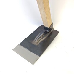 【ひら小鍬鋼付】家庭菜園の作業に向いた軽く小さい平鍬鋼付き