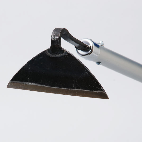 【マイガーデン櫛型 コラボグリップボルト止め仕様】雑草に狙いをつけやすい櫛型刃の草削り 【三角草削り】刃裏