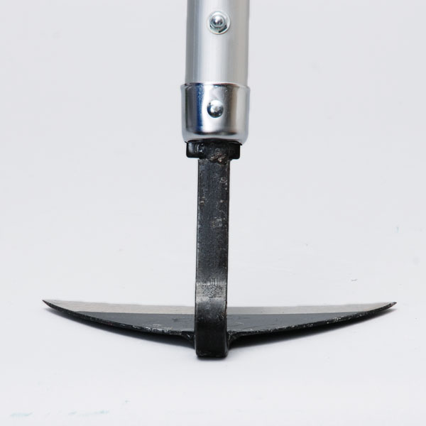 【マイガーデン櫛型 コラボグリップボルト止め仕様】雑草に狙いをつけやすい櫛型刃の草削り 【三角草削り】背面