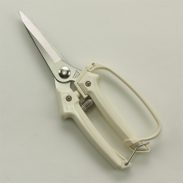 【Ag良菜具・軽い収穫鋏】軽くて使いやすく、長い刃先で狙いが定めやすい収穫はさみ 【Ag良菜具・軽い収穫鋏】刃表