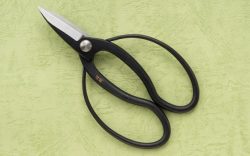 大久保鋏:庭木のお手入れに幅広く使える定番の180mm | 園芸用鋏の通販