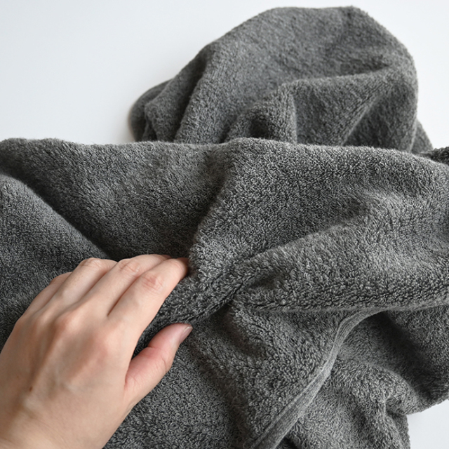 チャコールバスタオル【備長炭専門店】 銀座紀州備長炭ショップ 掌