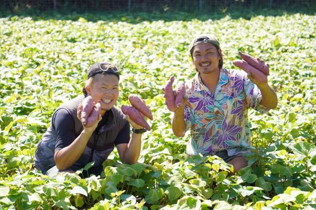 山野さんと農園スタッフ