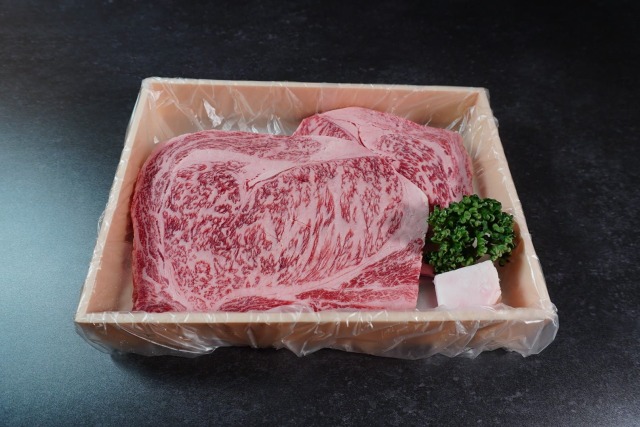 琥珀和牛 リブロース 箱入りイメージ