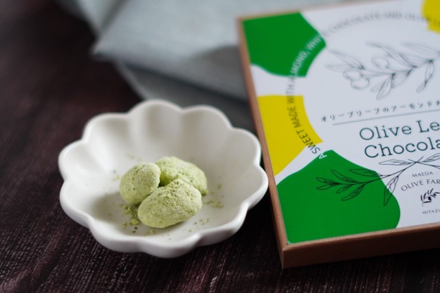 オリーブリーフのアーモンドチョコレート