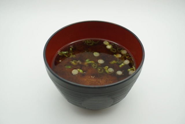 黒豆味噌の味噌汁イメージ 小野甚