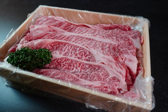 琥珀和牛 肩ロース 箱入りイメージ