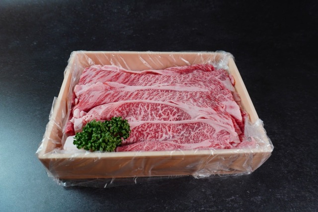 琥珀和牛 肩ロース 箱入りイメージ