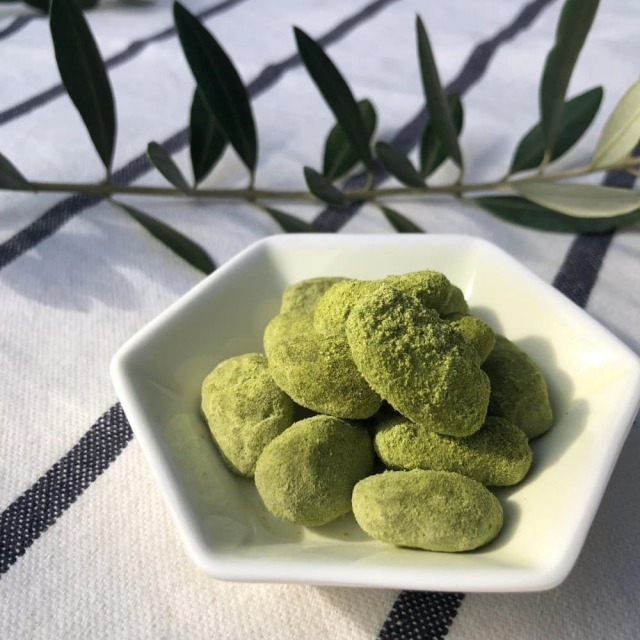 オリーブリーフのアーモンドチョコレート