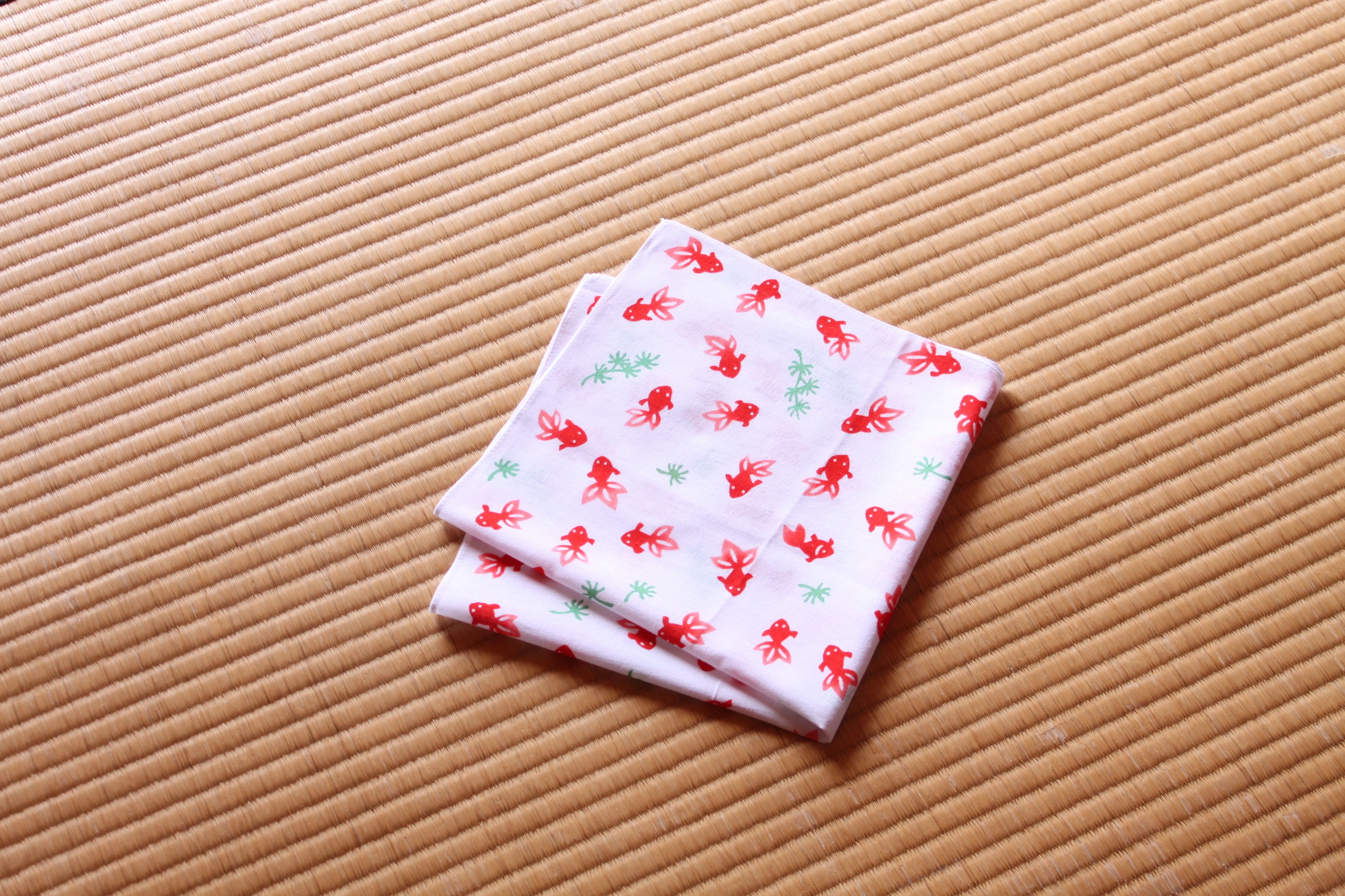 大判晒はんかち　金魚