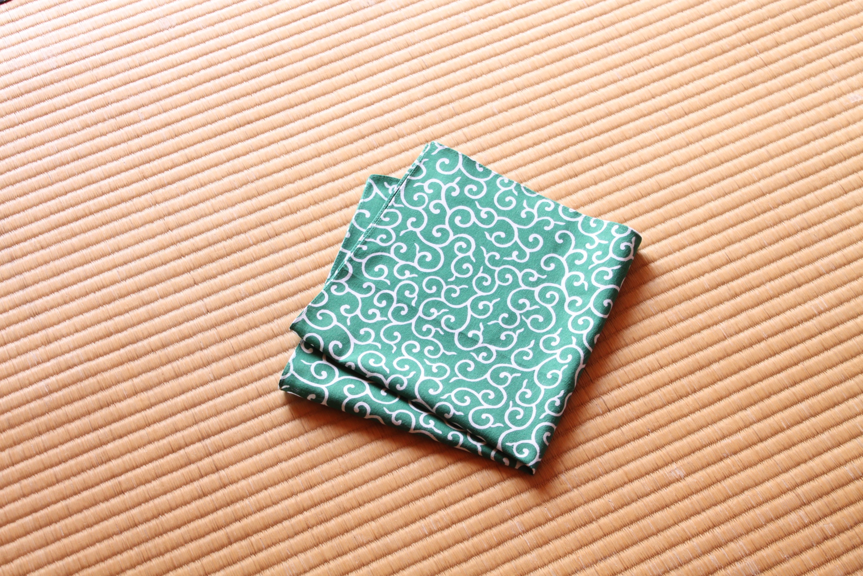 大判晒はんかち　唐草