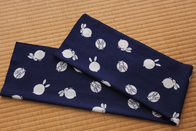 手ぬぐい　丸うさぎ