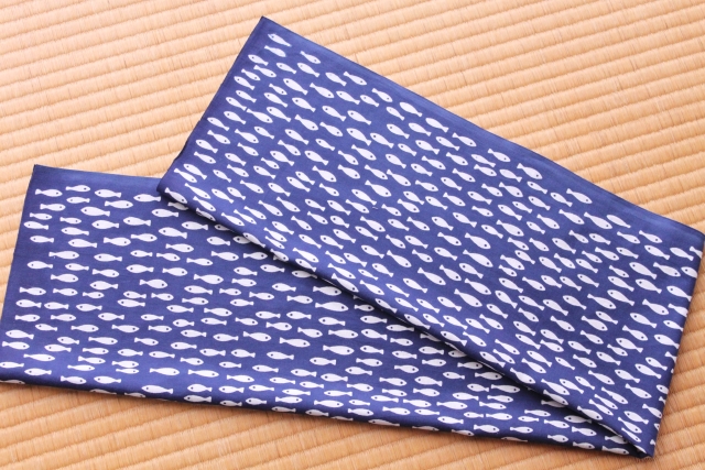 手ぬぐい　小魚