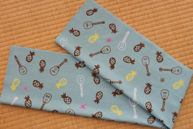 手ぬぐい　パイナップルウクレレ