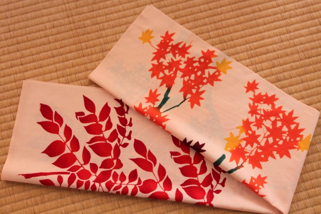 手ぬぐい　紅葉に七かまど