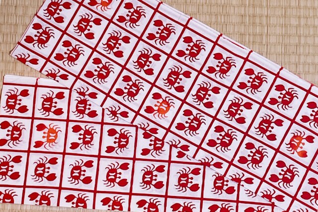 手ぬぐい　カニ（格子）