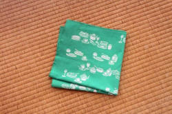 大判晒はんかち　食卓